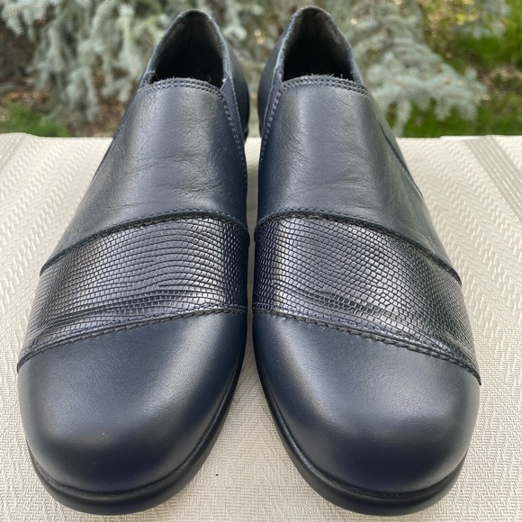 NEW SAS Navy Blue Leather Nora Slip on Comfort Loafers. Women’s size 9.5 - Picture 4 of 10